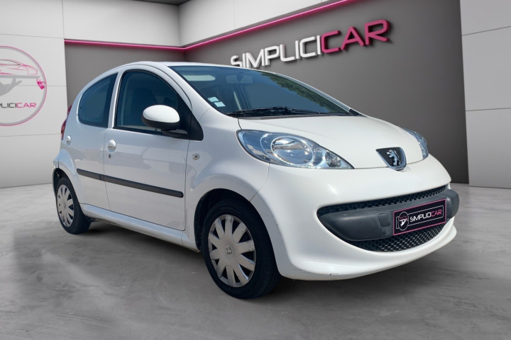 PEUGEOT 107