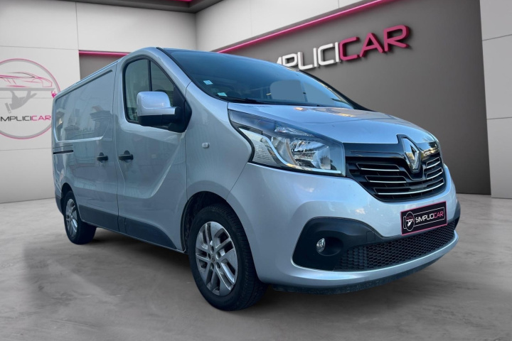 RENAULT TRAFIC FOURGON