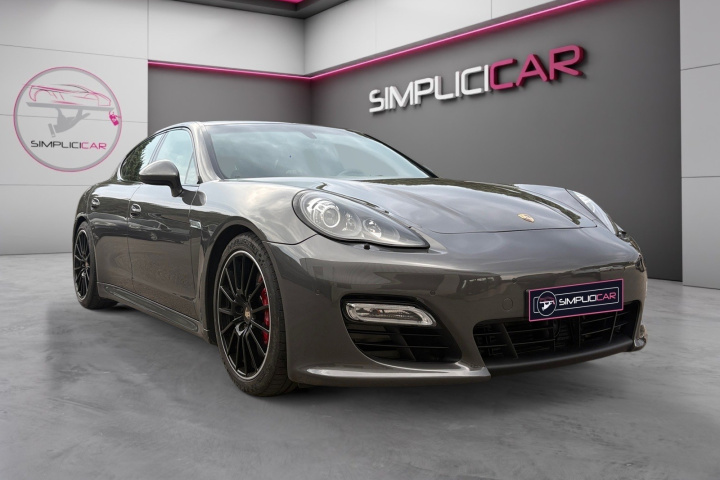 PORSCHE PANAMERA GTS