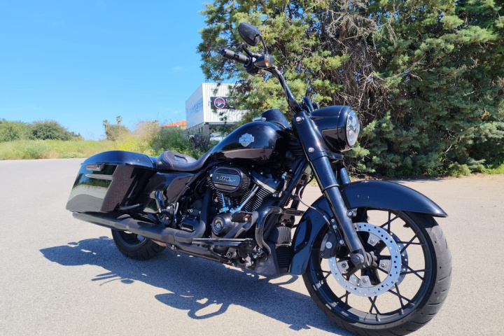 HARLEY DAVIDSON ROAD KING SPECIAL